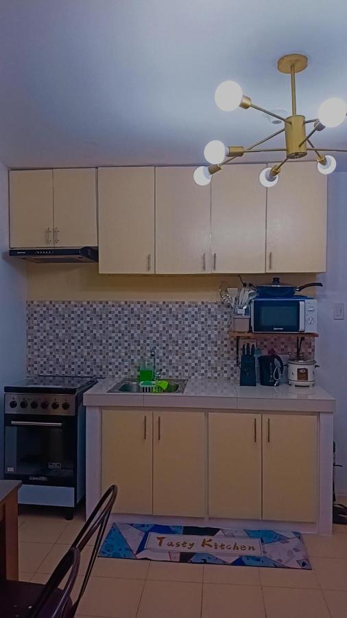 One Spatial Two Bedroom Condominium Unit With Pool And Gym Free Netflix And Wifi Iloilo City Exteriör bild
