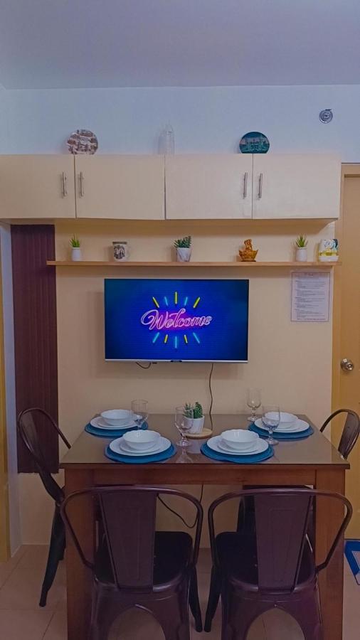 One Spatial Two Bedroom Condominium Unit With Pool And Gym Free Netflix And Wifi Iloilo City Exteriör bild