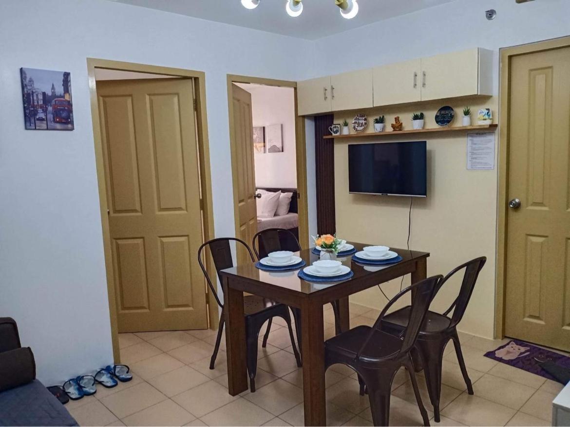 One Spatial Two Bedroom Condominium Unit With Pool And Gym Free Netflix And Wifi Iloilo City Exteriör bild